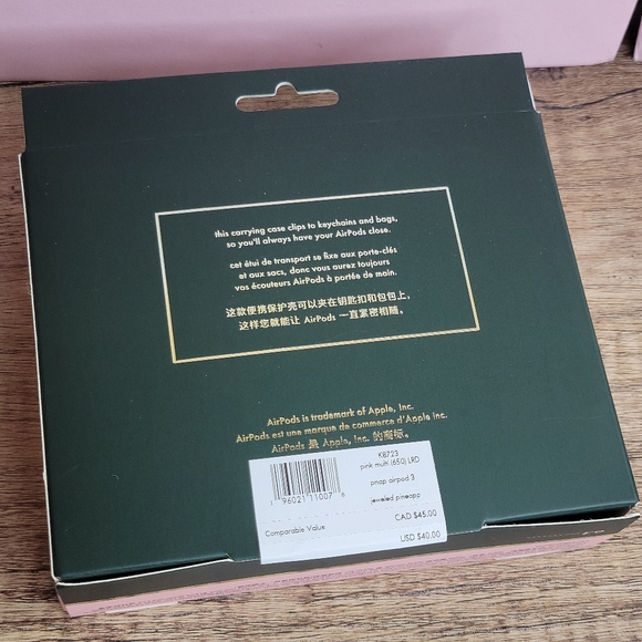 🥂Cyber Monday🥂Kate Spade Jeweled Pineapples Printed AirPods Case NIB - Picture 8 of 13